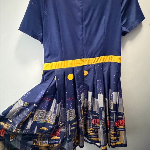 LINDY BOP Navy Blue Dress with Yellow NyC Cityscape Design - Picture 2 of 3